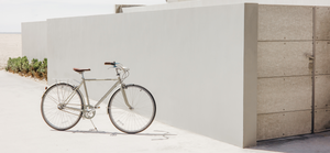 Linus Roadster 7i in front of Venice, California beach house